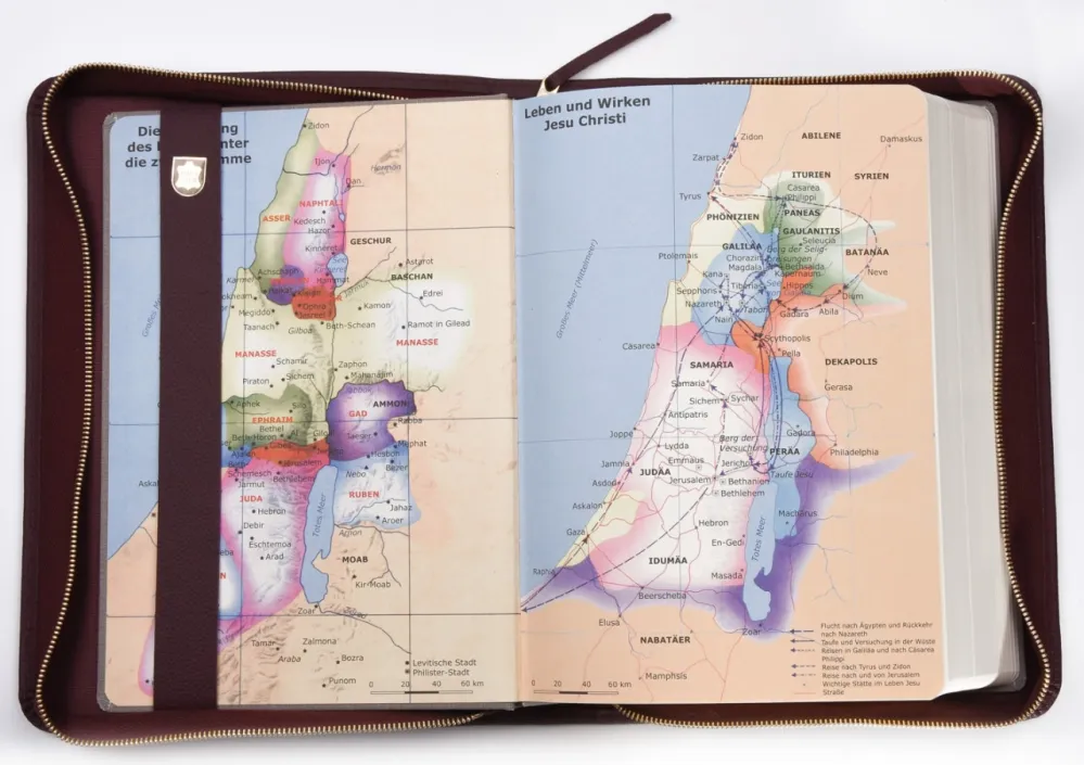 Bible d'étude MacArthur avec étui en cuir véritable - Étui en cuir véritable légèrement grainé...