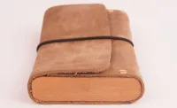 Cardbox - "Woody" mit Echtholzleisten