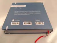 NGÜ Neues Testament - Journaling-Ausgabe, gebunden blau mit Gummiband NGÜ Neues Testament - Journaling-Ausgabe, gebunden blau mit Gummiband